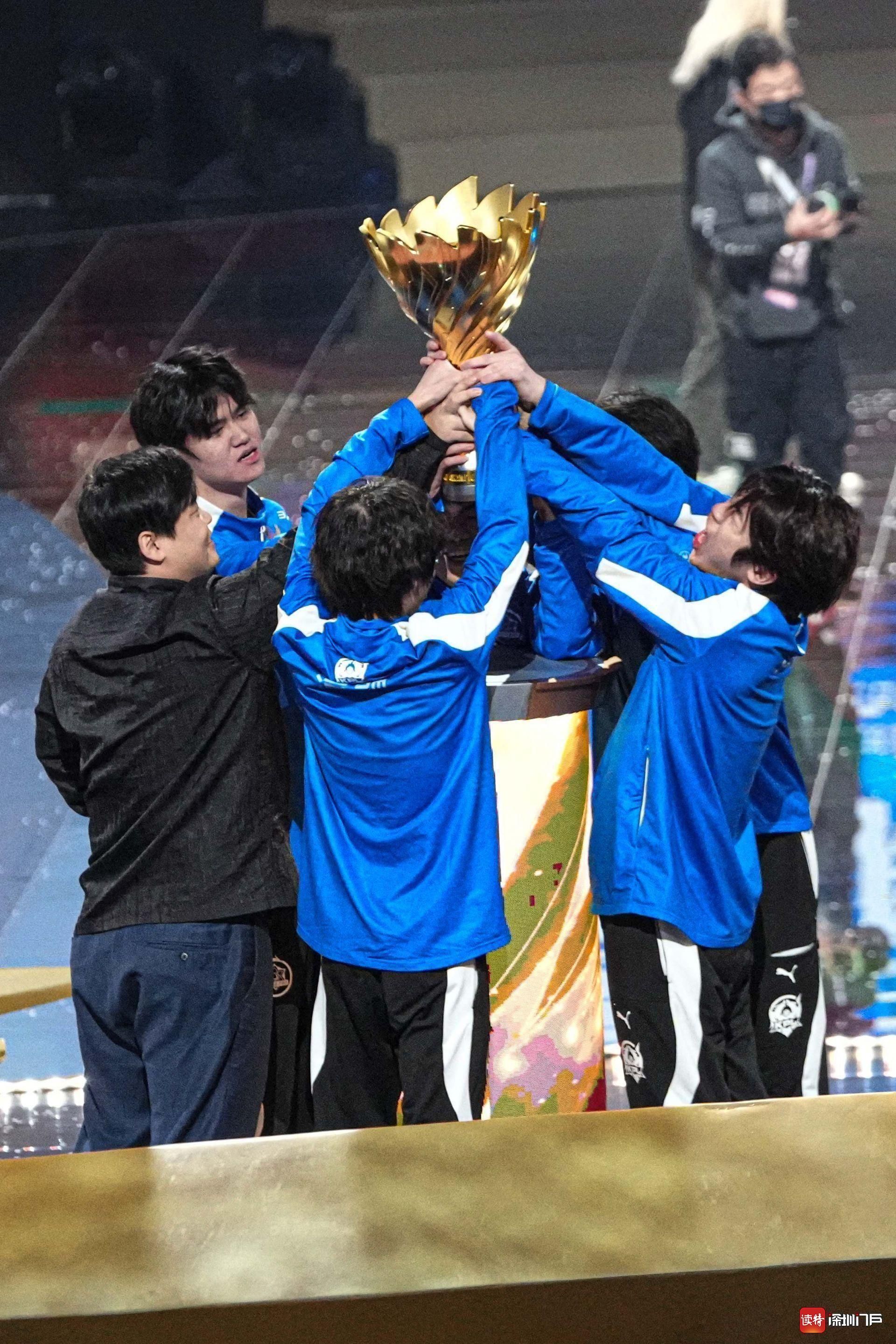 开云体育-关于荣耀殿堂：决赛大幕揭开惊心动魄篇章的信息