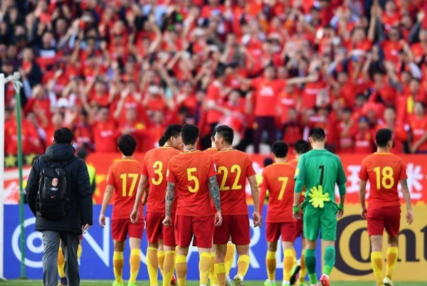 中亚球队冷静应战,成功战胜对手晋级决赛 中亚球队冷静应战,成功战胜对手晋级决赛