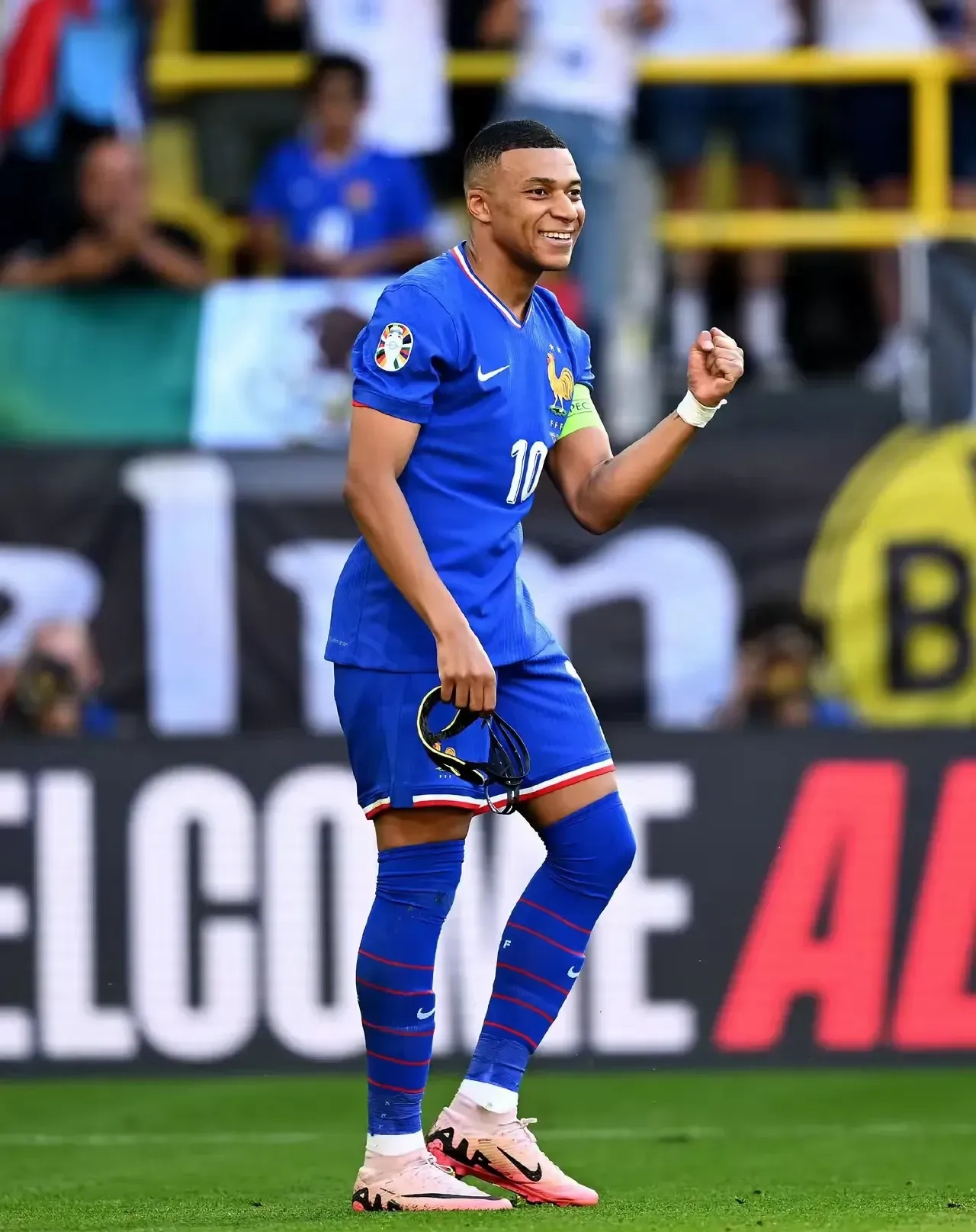 关于波兰主场大捷,欧洲杯八强席位尘埃落定的信息 关于波兰主场大捷,欧洲杯八强席位尘埃落定的信息