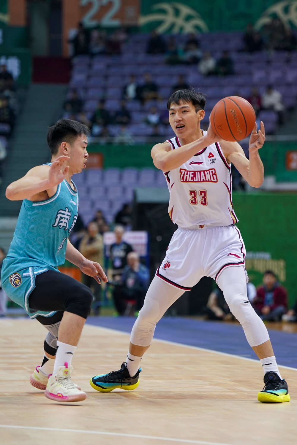 包含篮球明星再添新秀，男篮队备战壮大篮球运动实力的词条