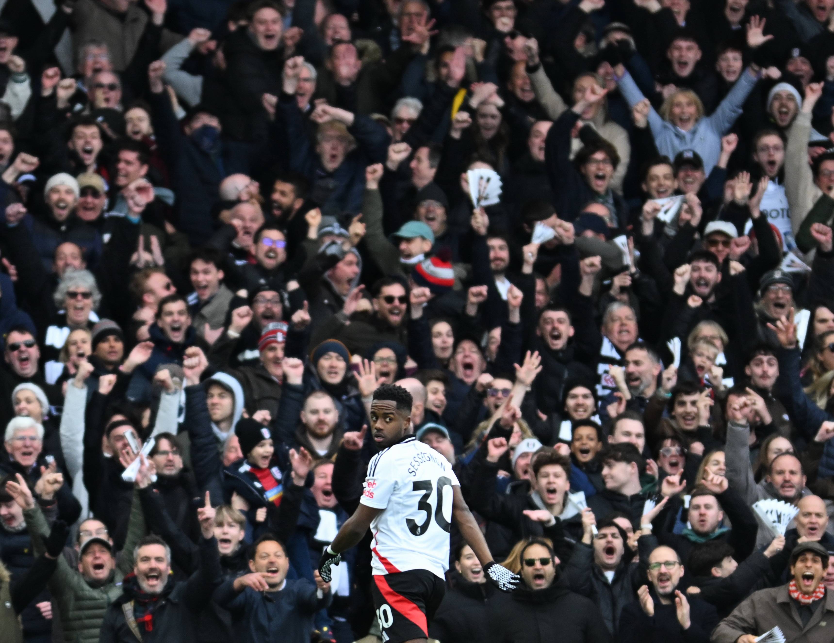 开云APP-富勒姆主场不敌热刺,联赛三轮不胜