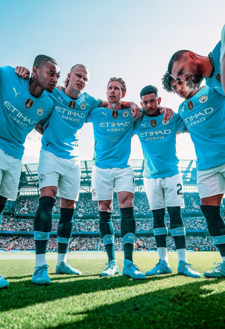 开云体育-曼城轻松横扫沃特福德，保持领先优势