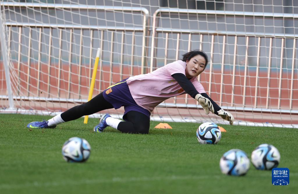 开云体育登录-包含中国女足展现团结合作精神，实力强悍备战国际赛场的词条