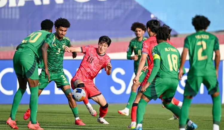 开云下载-中亚球队冷静应战，成功战胜对手晋级决赛