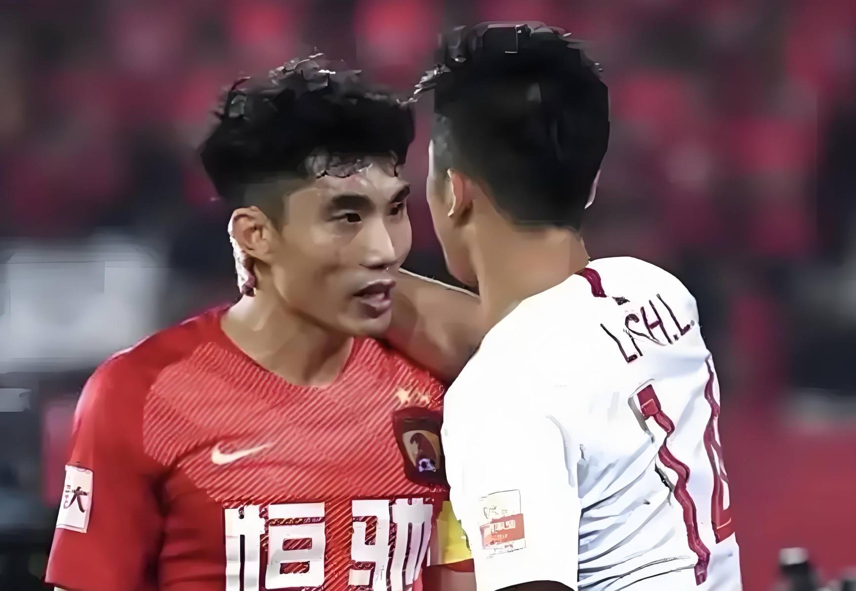 比赛中出现意外情况,球员处理得当避免恶性事件发生的简单介绍 比赛中出现意外情况,球员处理得当避免恶性事件发生的简单介绍