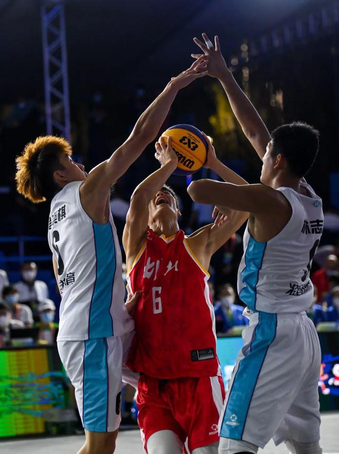 开云体育下载-湖北队实现历史性胜利，球员表现令人赞叹