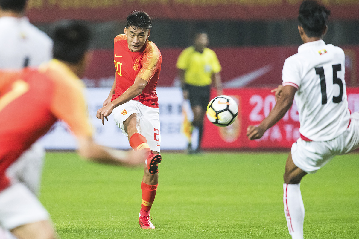 国内足球赛场实力悬殊,球队迎来胜利的简单介绍 国内足球赛场实力悬殊,球队迎来胜利的简单介绍