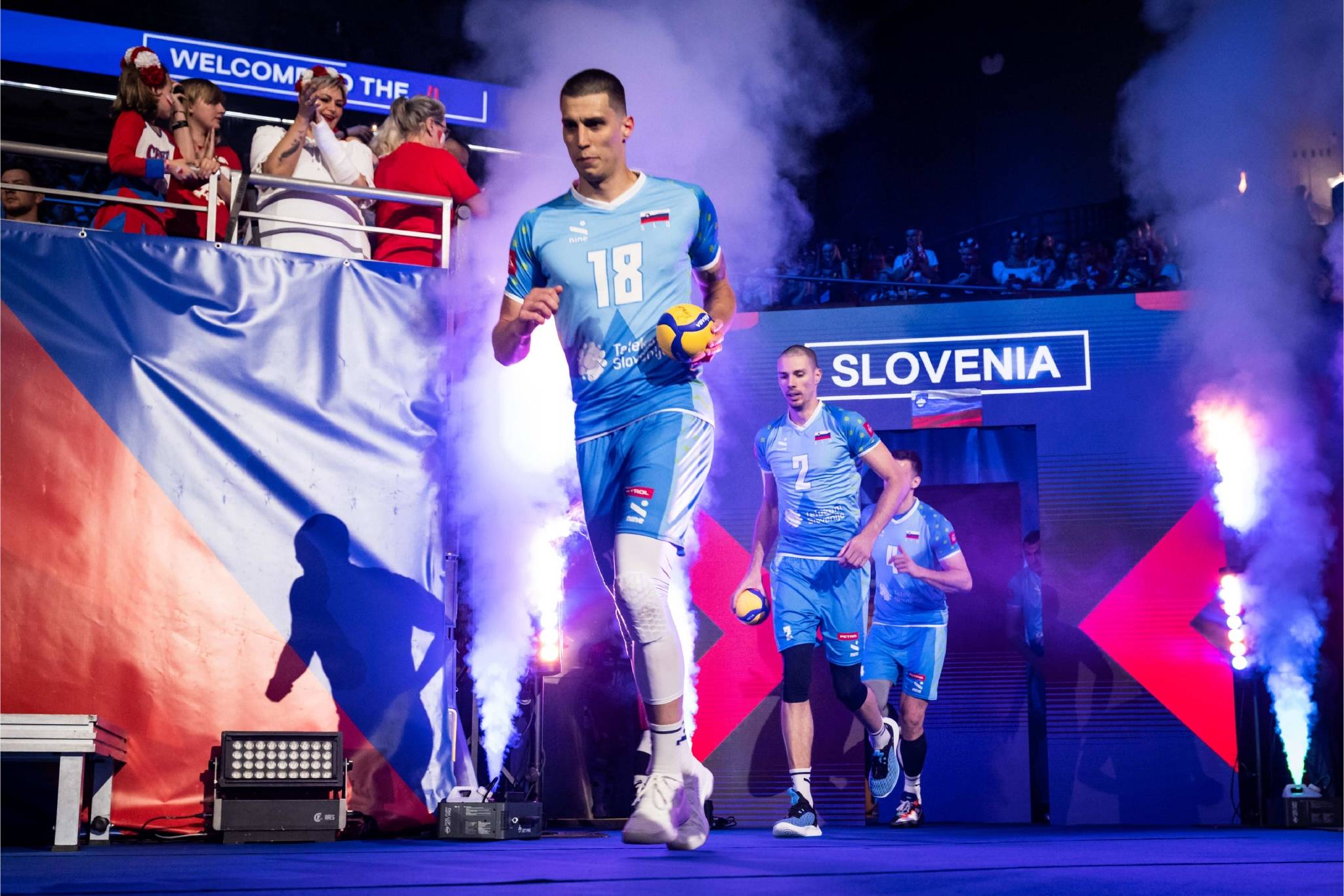 包含斯洛文尼亚客场负于波兰,晋级形势严峻的词条 包含斯洛文尼亚客场负于波兰,晋级形势严峻的词条