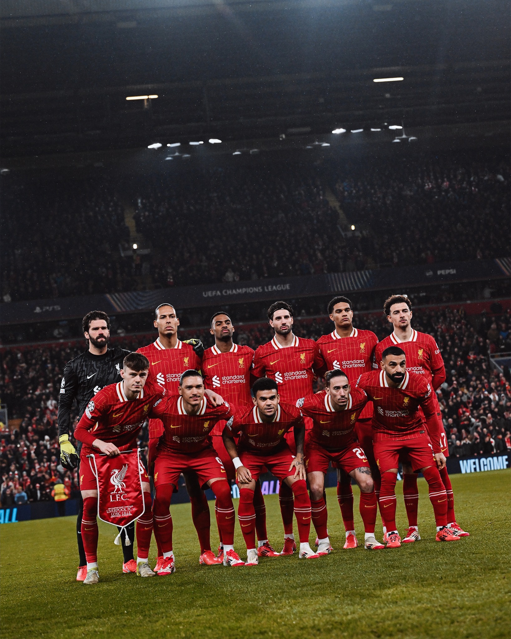 包含利物浦再挑重担，梅西率巴萨晋级欧冠的词条