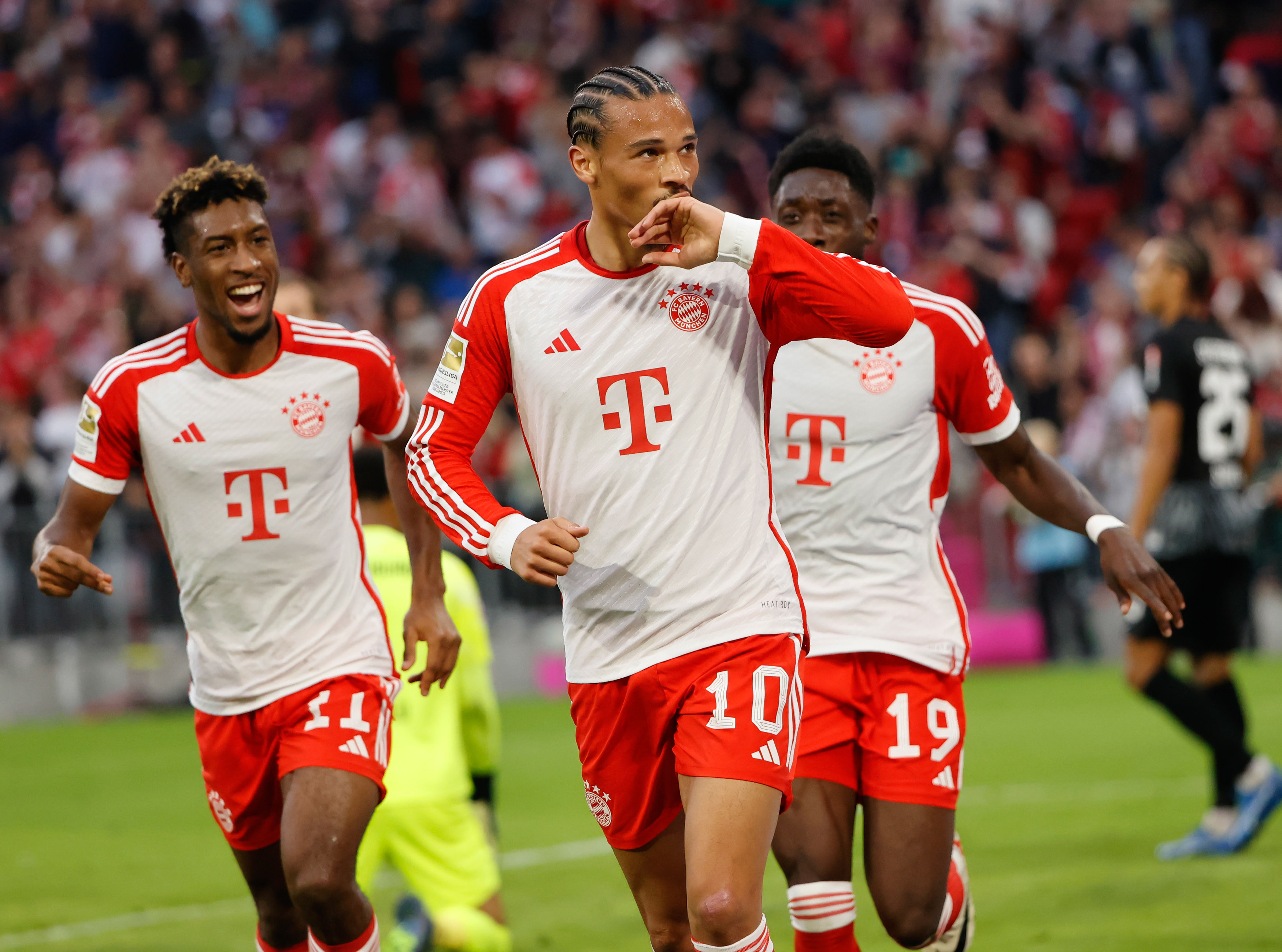 拜仁慕尼黑连续胜利,小组赛晋级在望 拜仁慕尼黑连续胜利,小组赛晋级在望