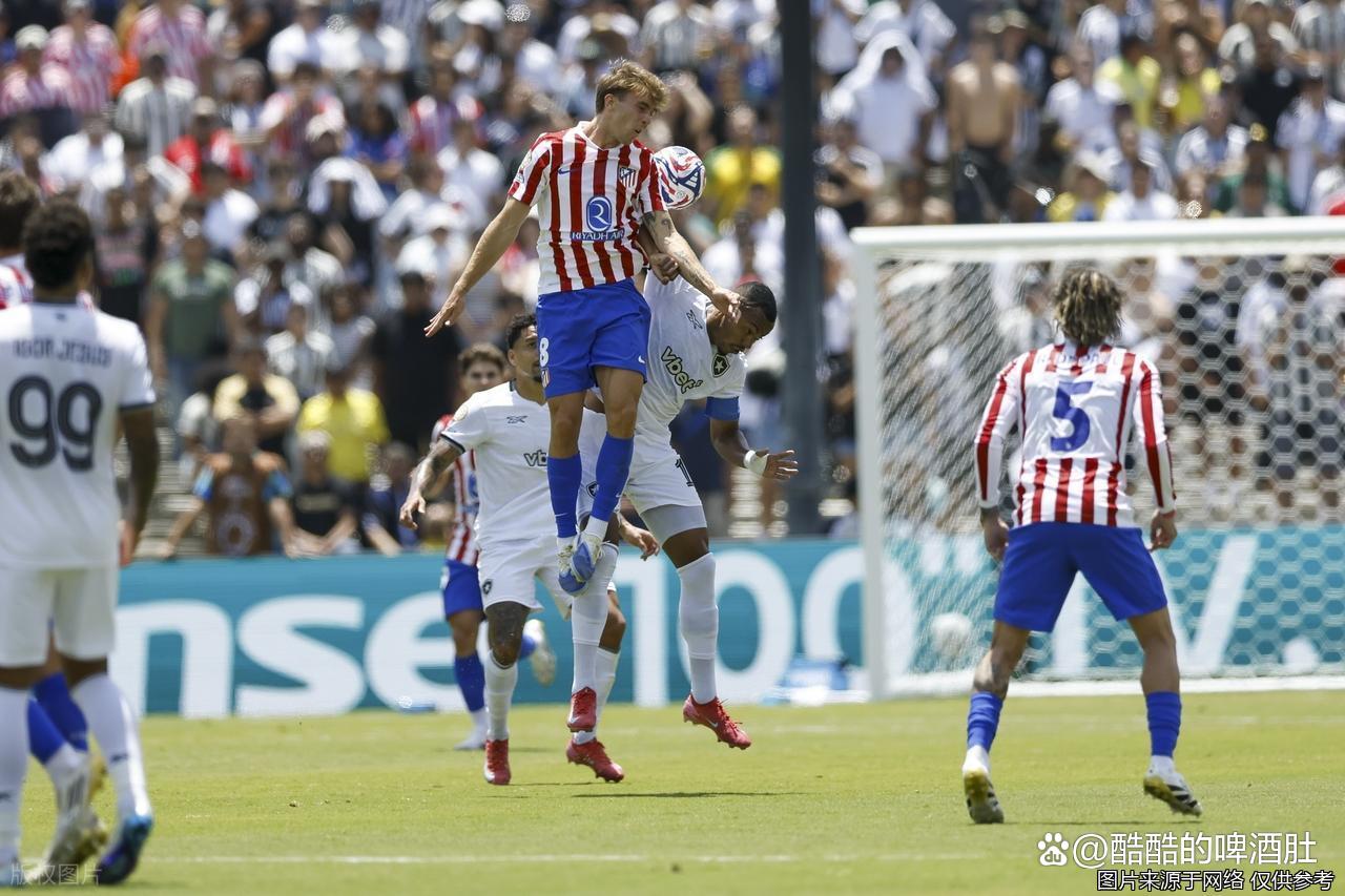 裁判判罚争议引起众多热议,裁判受质疑 裁判判罚争议引起众多热议,裁判受质疑