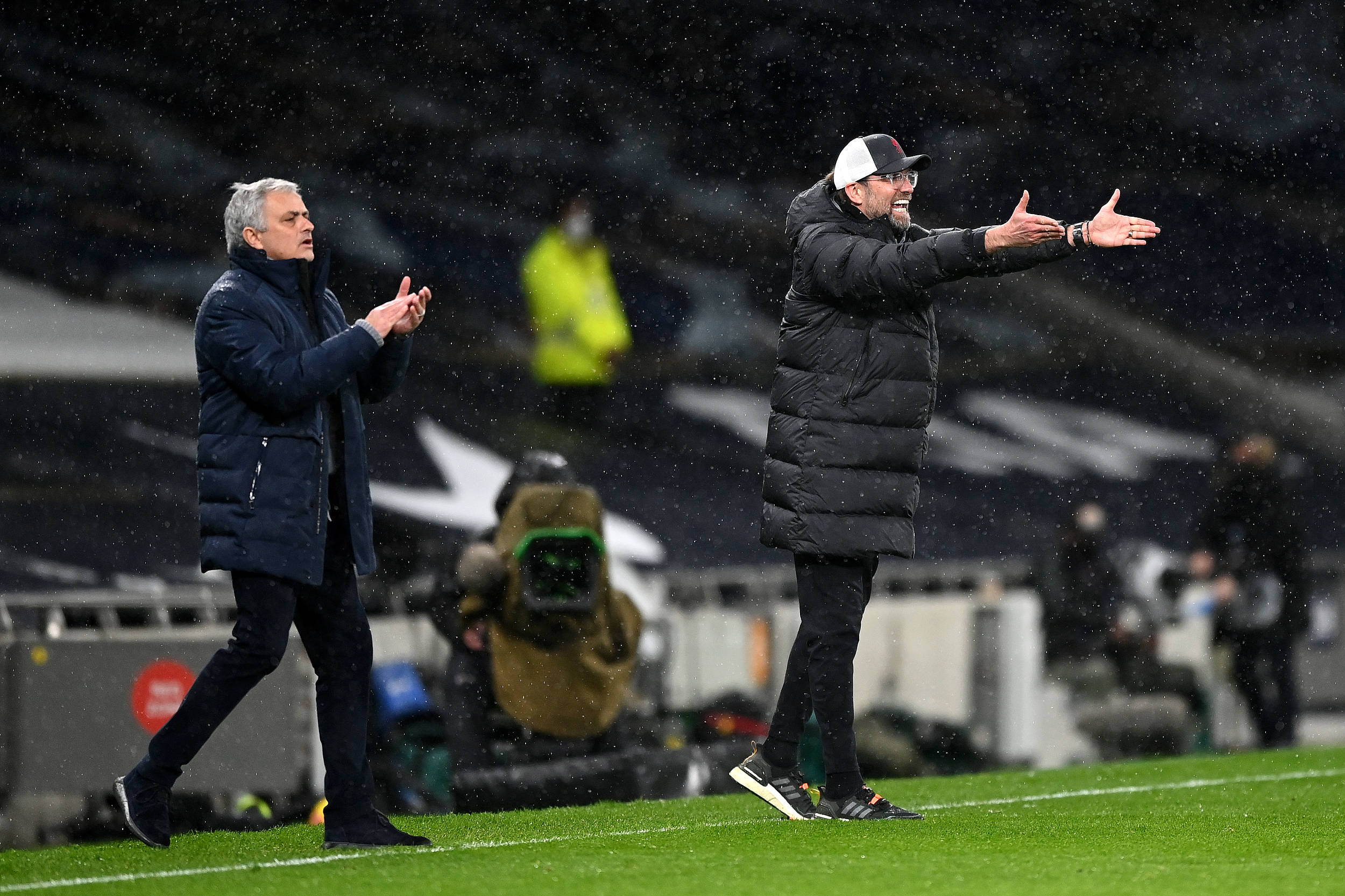 开云平台-巴塞罗那中场传控打破纪录，展现独特实力的简单介绍