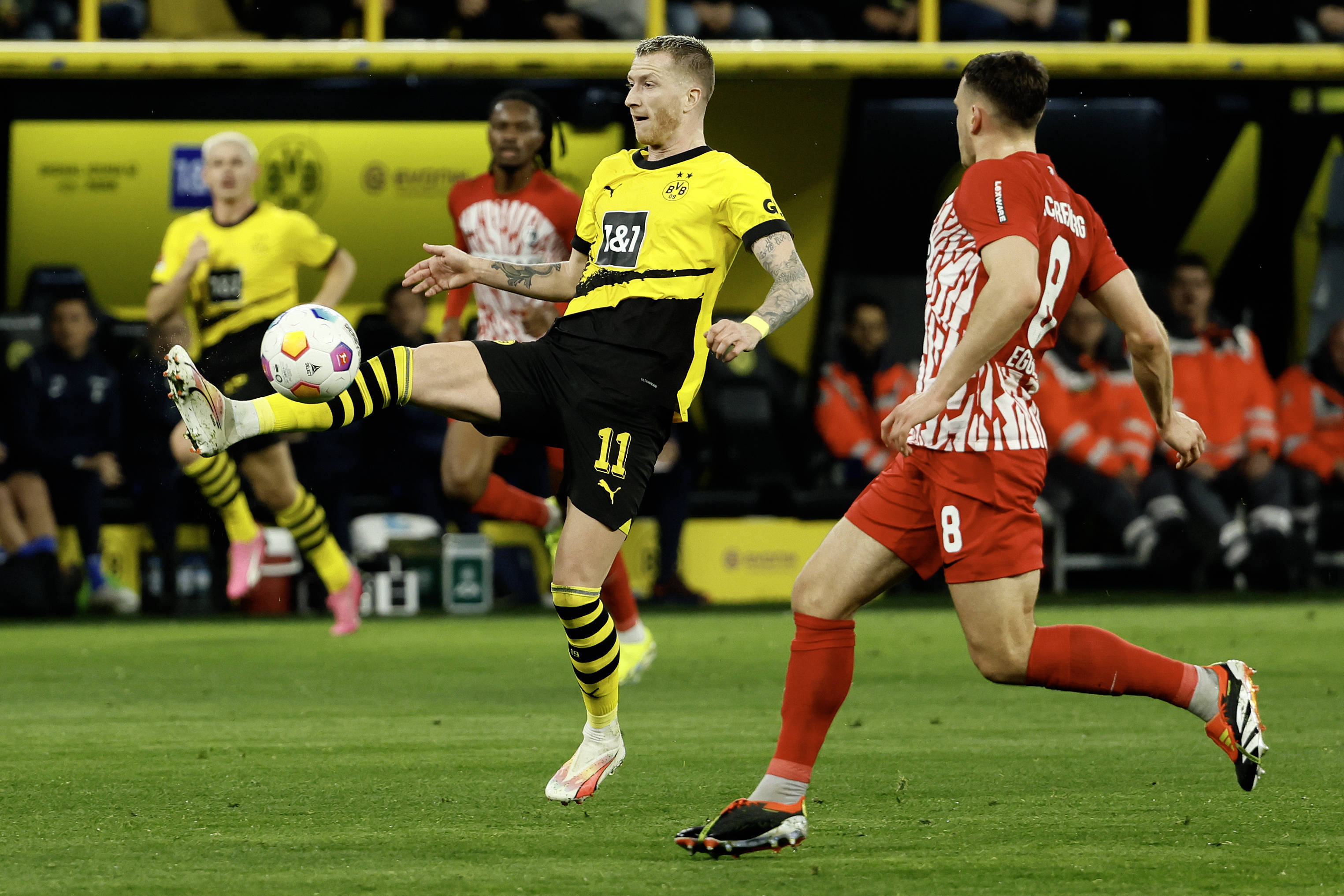 开云体育APP下载-关于弗赖堡将面对沃尔夫斯堡的挑战，全力以赴的信息