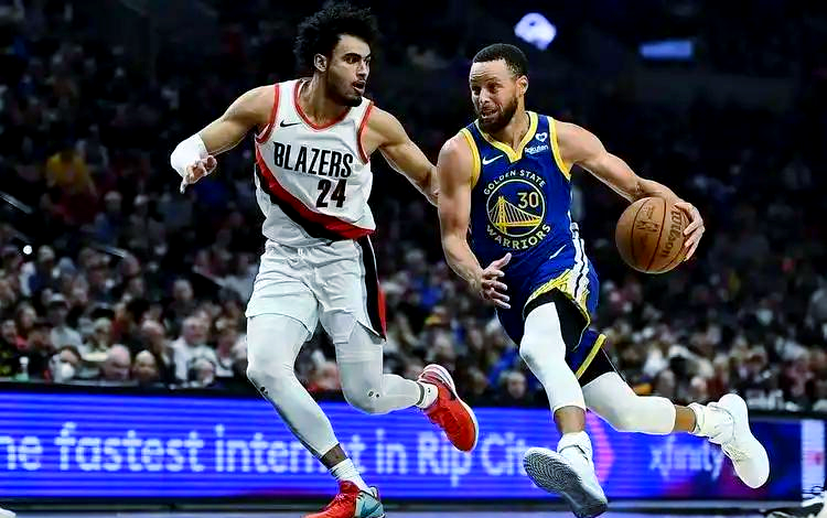 包含猛龙队取得连胜,球员士气高涨,备战下一场比赛的词条 包含猛龙队取得连胜,球员士气高涨,备战下一场比赛的词条