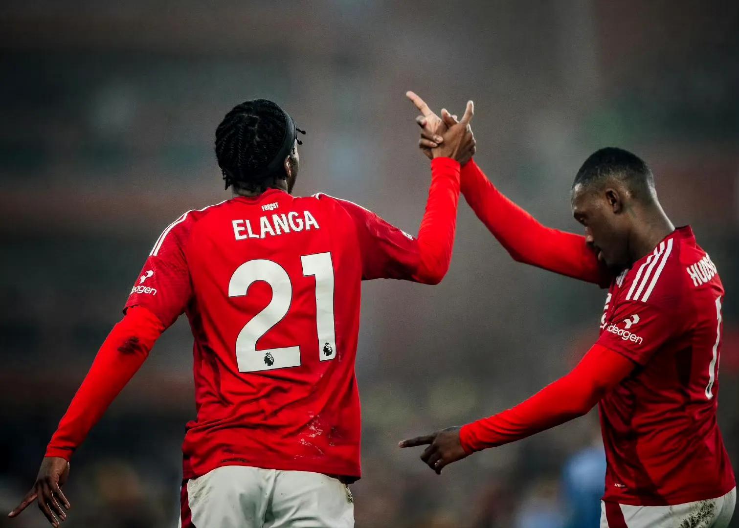 关于俱乐部足球比赛争夺激烈,胜负难以预料的信息 关于俱乐部足球比赛争夺激烈,胜负难以预料的信息