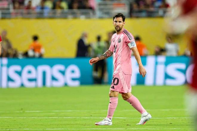 关于AC米兰战平多特蒙德，梅西逆转建功世界杯的信息