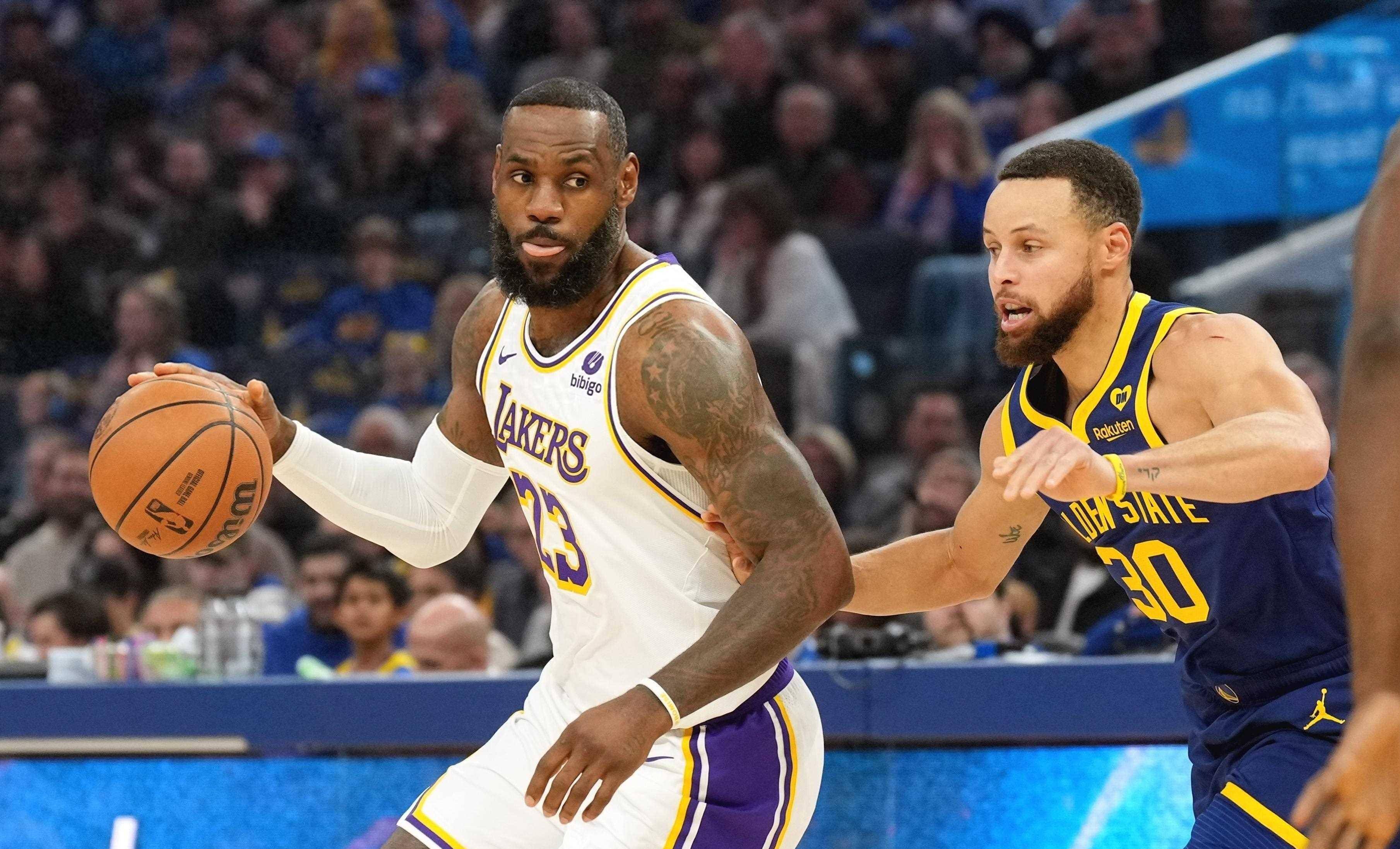 开云体育官方网站-NBA重磅对决:库里迎战詹姆斯,球迷沸腾的简单介绍