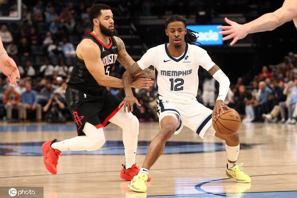 灰熊队客场作战,激战四节后险胜对手 灰熊队客场作战,激战四节后险胜对手