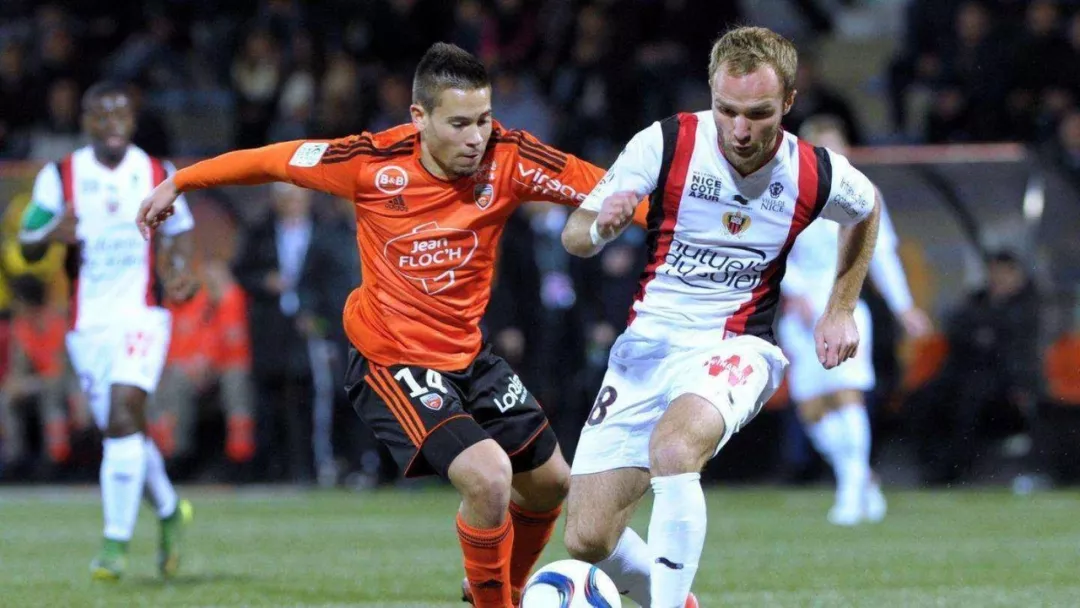 圣埃蒂安逆袭崛起,法甲弱旅崭露头角的简单介绍 圣埃蒂安逆袭崛起,法甲弱旅崭露头角的简单介绍