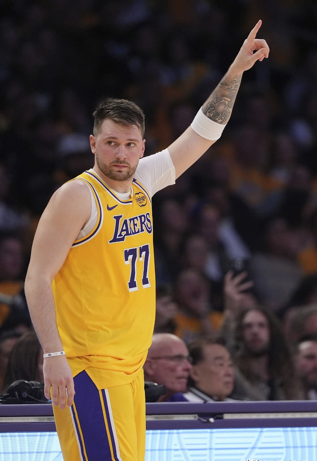 开云体育app-关于独行侠惊险胜开拓者，卢卡超神绝杀取胜的信息