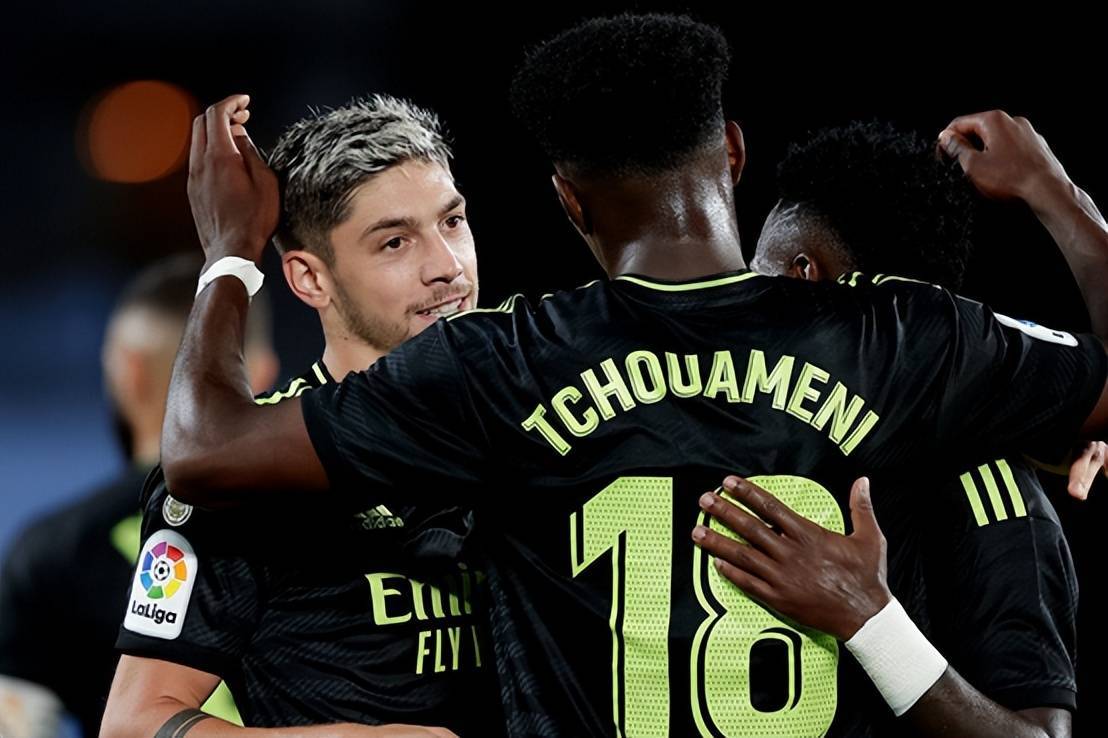 尤文轻取法国,皮克关键制胜 尤文轻取法国,皮克关键制胜