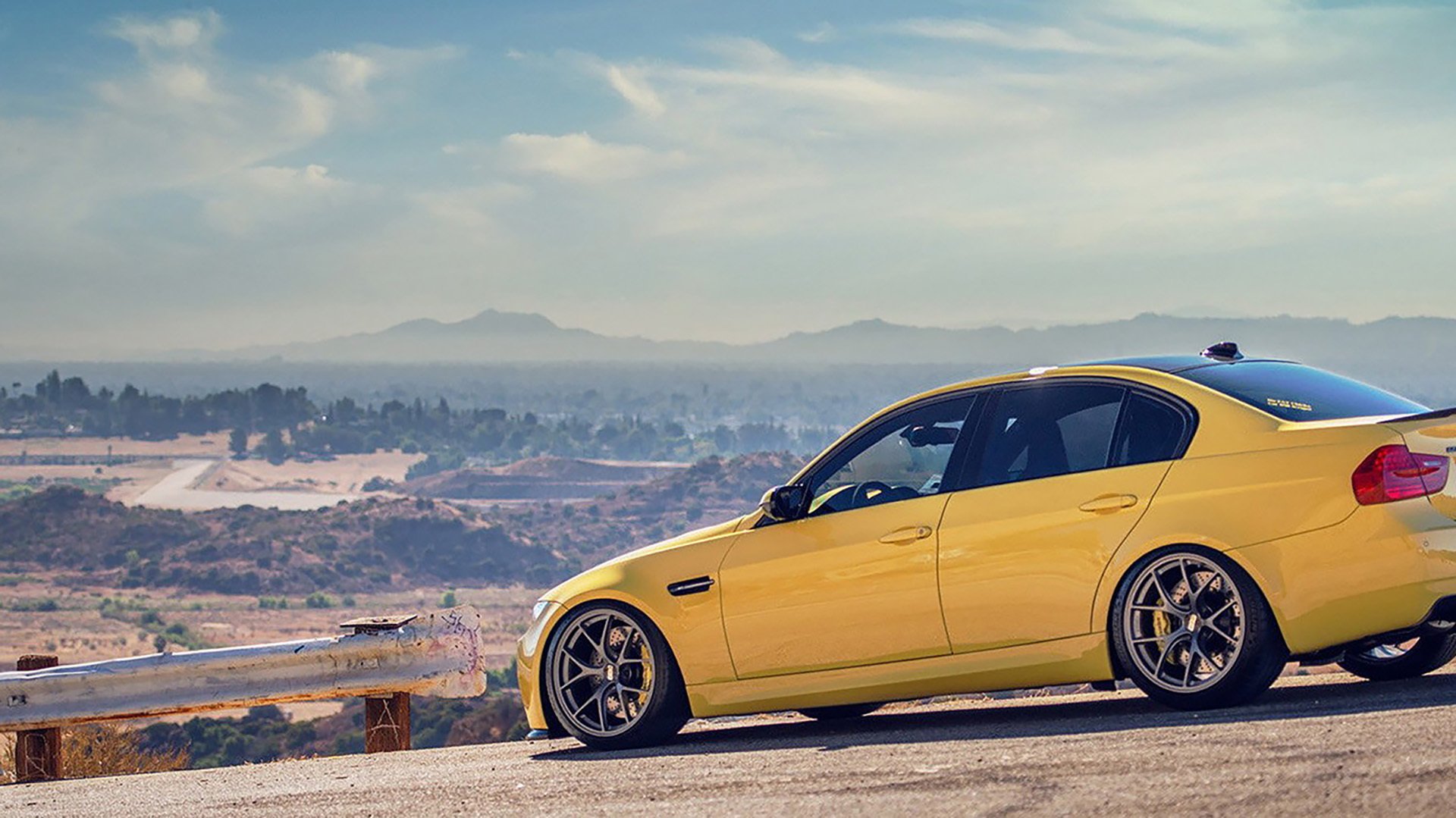 开云体育官网-迪巴拉点燃赛场，比利亚雷亚尔终结突尼斯风暴