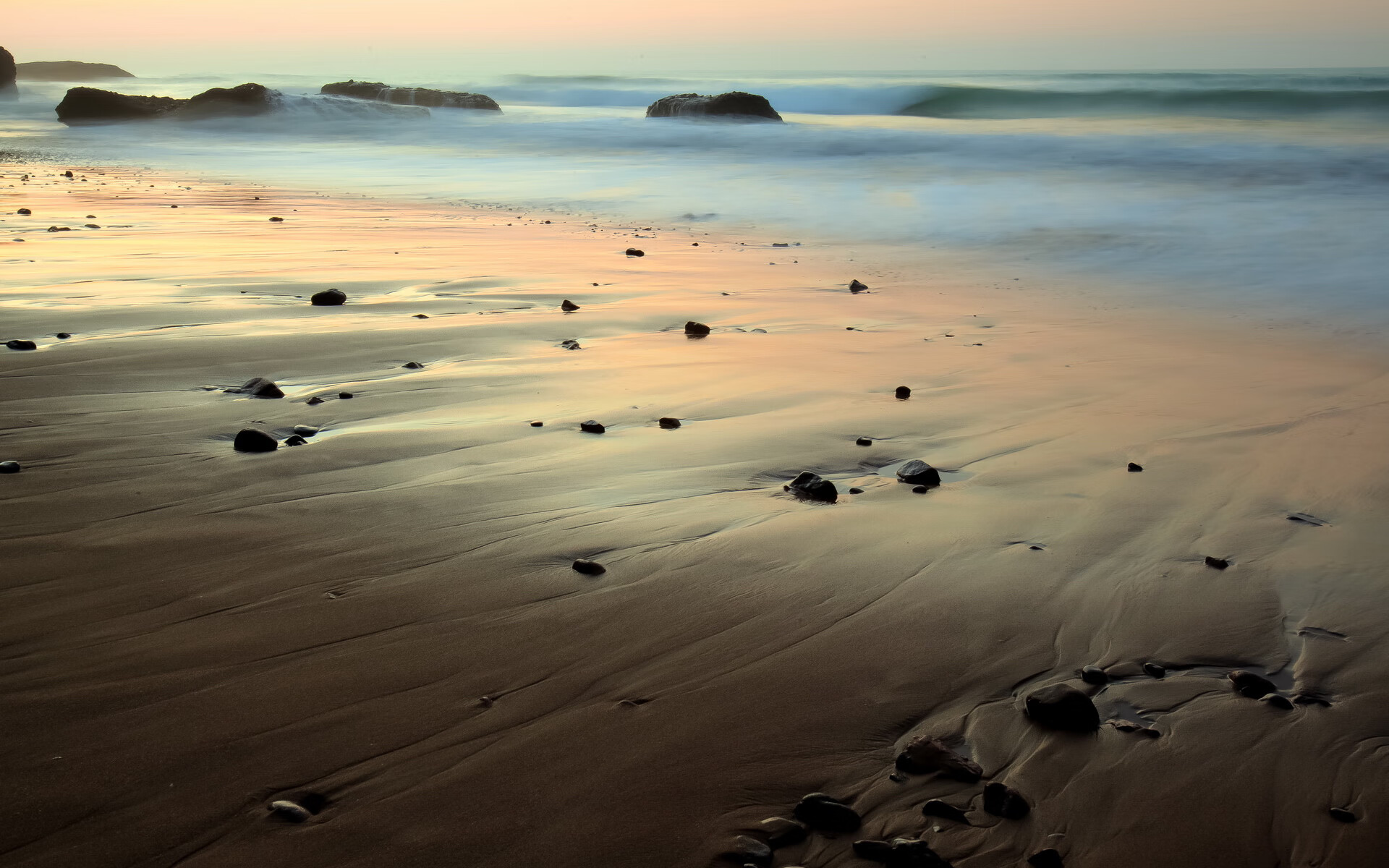 穆勒连续得分撕碎防线,荷兰军团铁血压制秘鲁