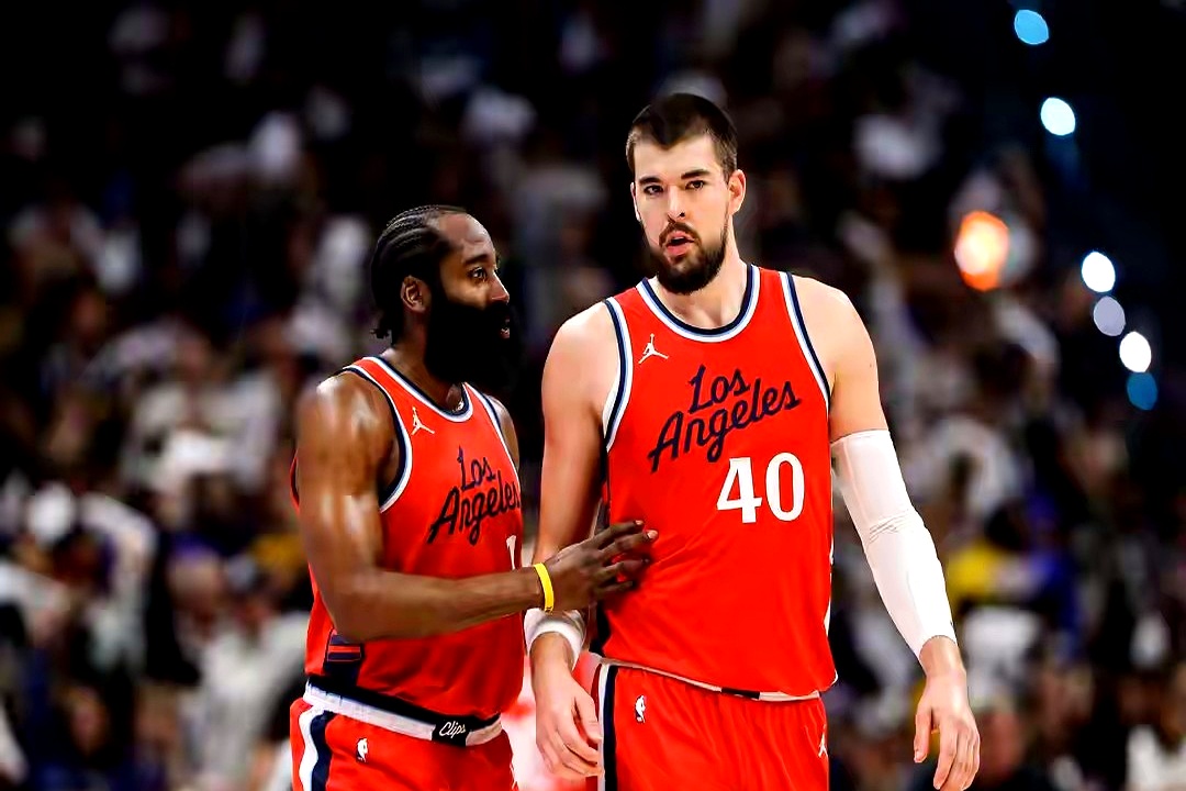 开云体育-黄蜂强行终结快船,布伦森让比赛提前失去悬念