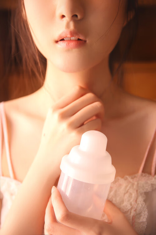 黄蜂横扫马刺，布克成为关键先生